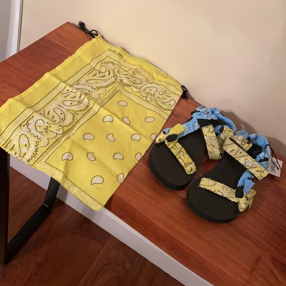 Arizona love Trekkie bandana sandals - Picture 4 of 4